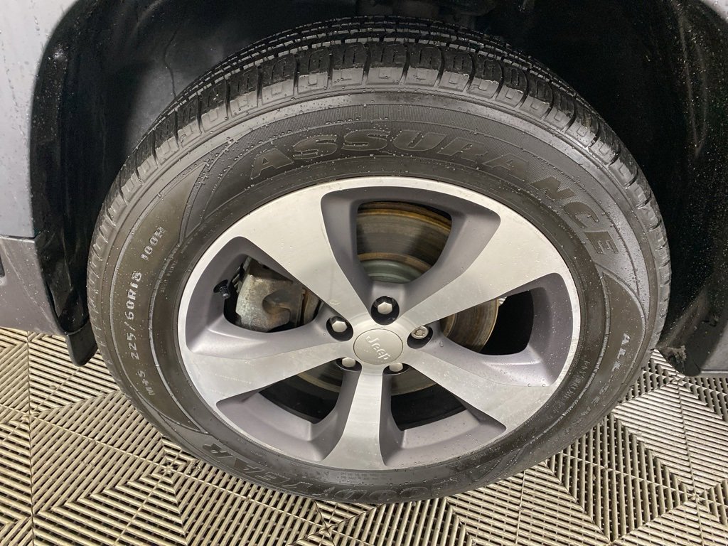 Used 2021 Jeep Cherokee Limited w/ Elite Package image 33