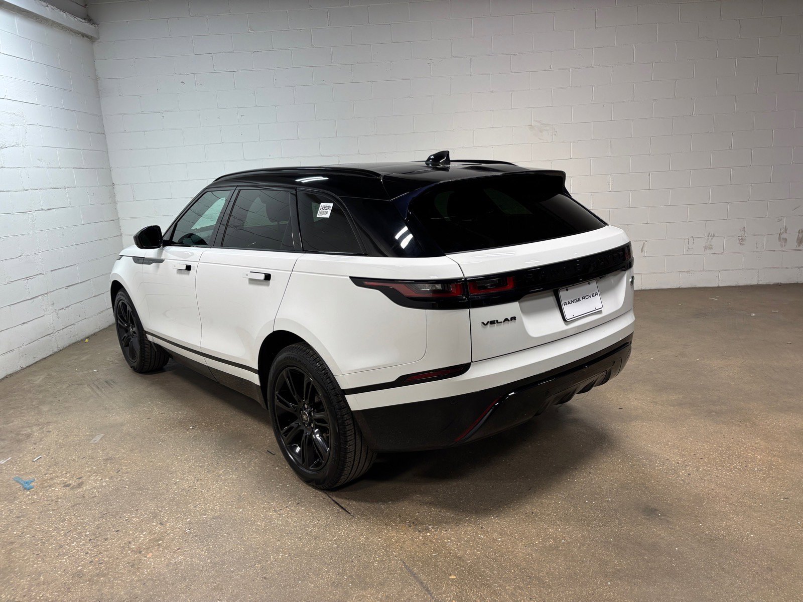 Used 2022 Land Rover Range Rover Velar R-Dynamic S AWD/4WD image 9