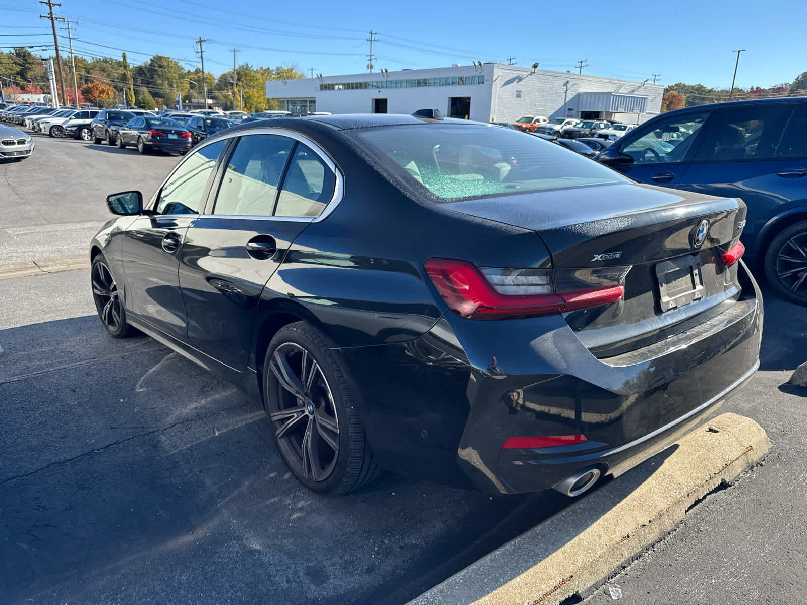 Used 2024 BMW 330i xDrive Sedan w/ Premium Package AWD/4WD image 4