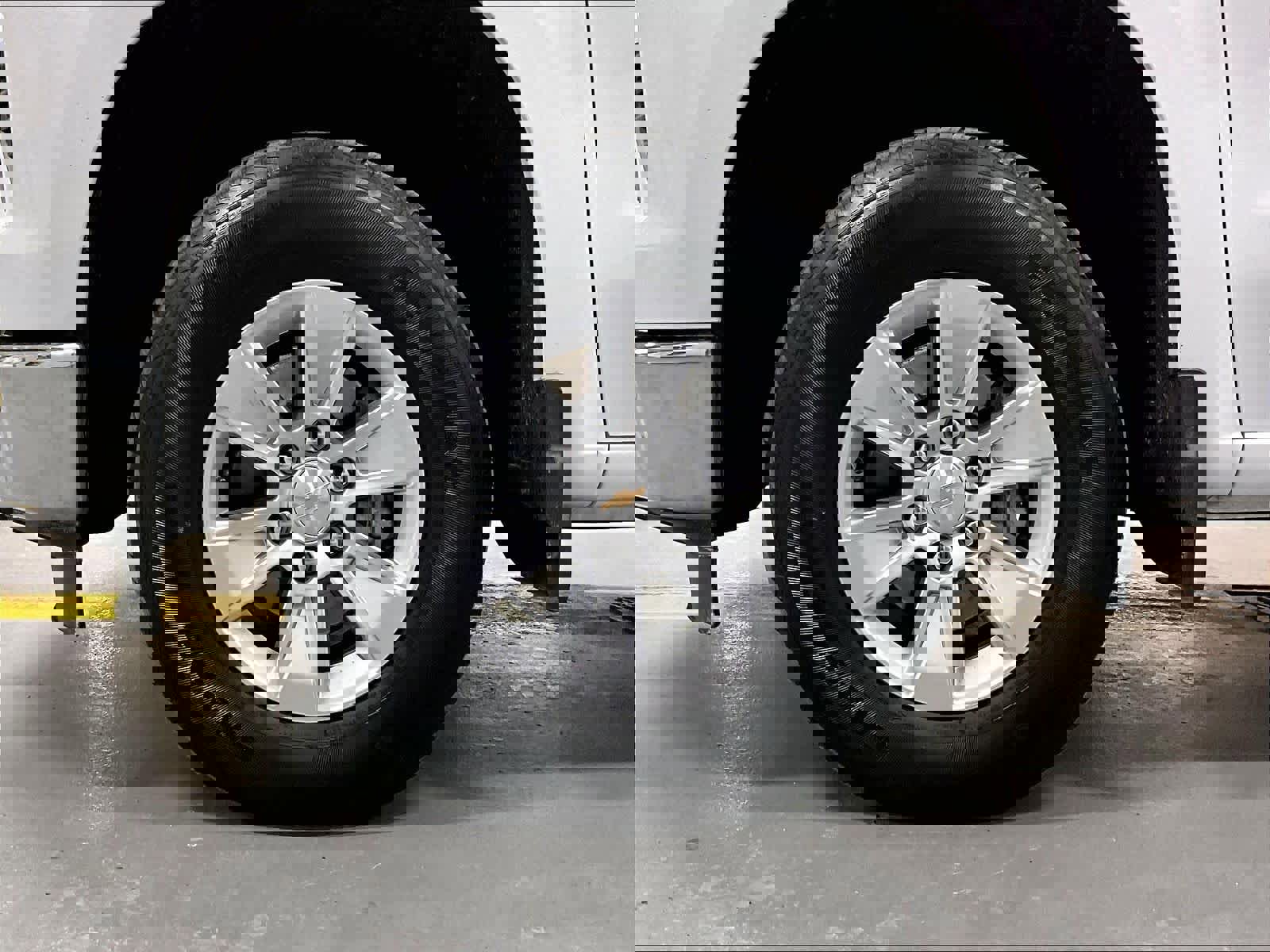 Used 2025 Chevrolet Silverado 1500 LT image 7