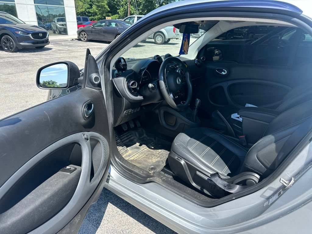 Used 2016 smart fortwo Prime RWD image 5