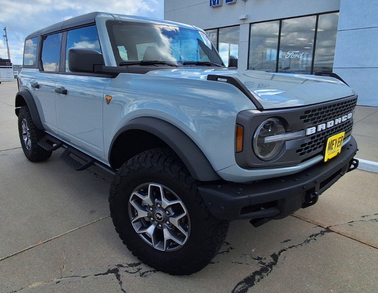 Used 2024 Ford Bronco Badlands AWD/4WD image 2