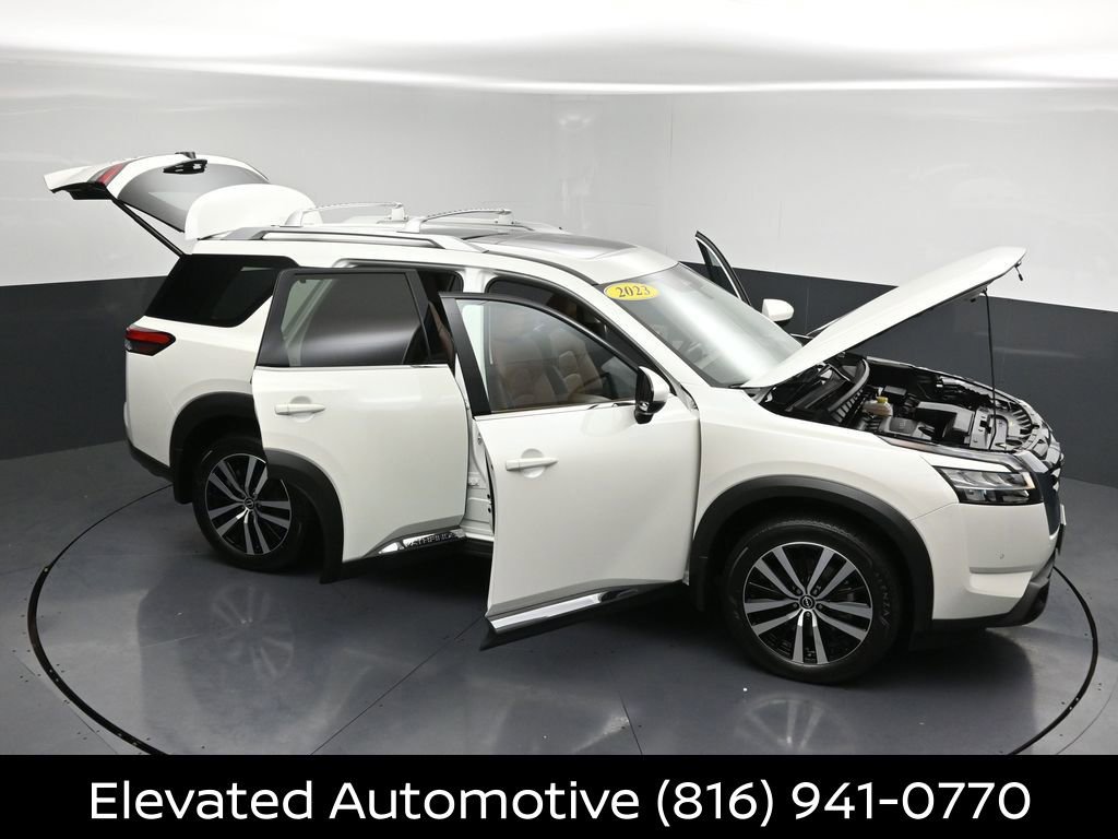 Certified 2023 Nissan Pathfinder Platinum w/ Cargo Package AWD/4WD image 33