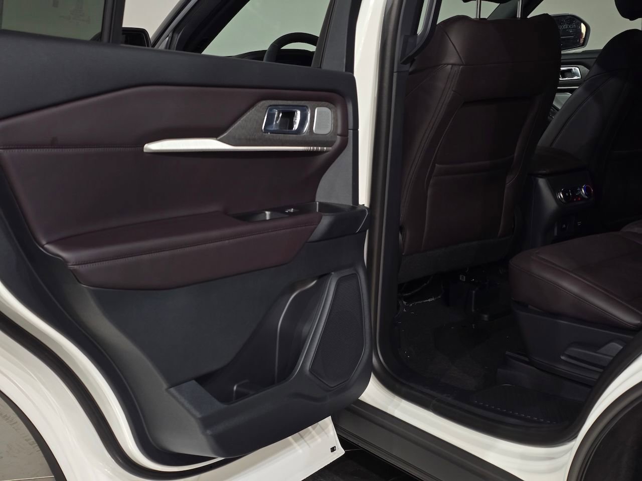 New 2026 Ford Explorer Platinum image 35