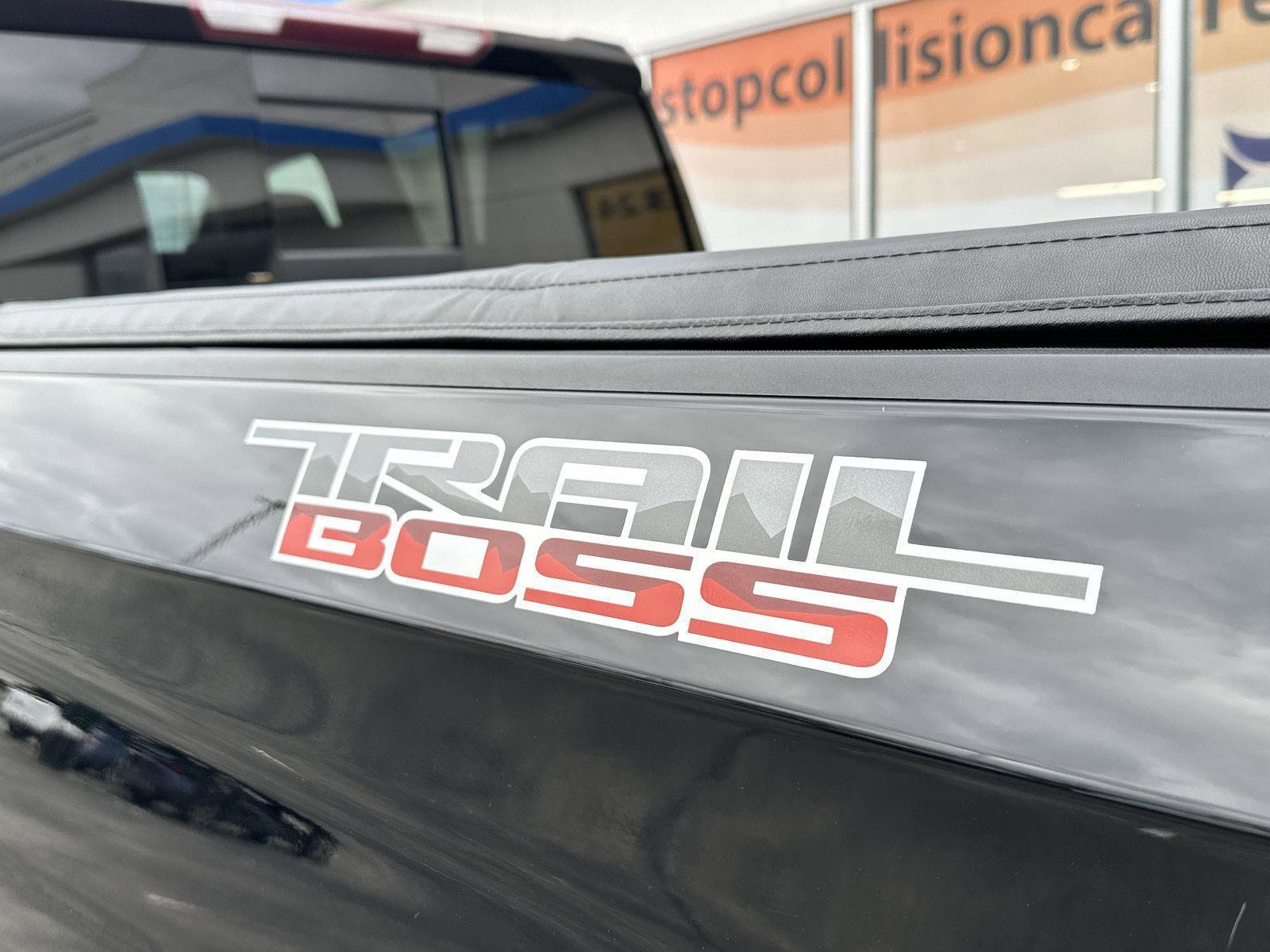 Used 2021 Chevrolet Silverado 1500 LT Trail Boss w/ LT Trail Boss Premium Package image 49