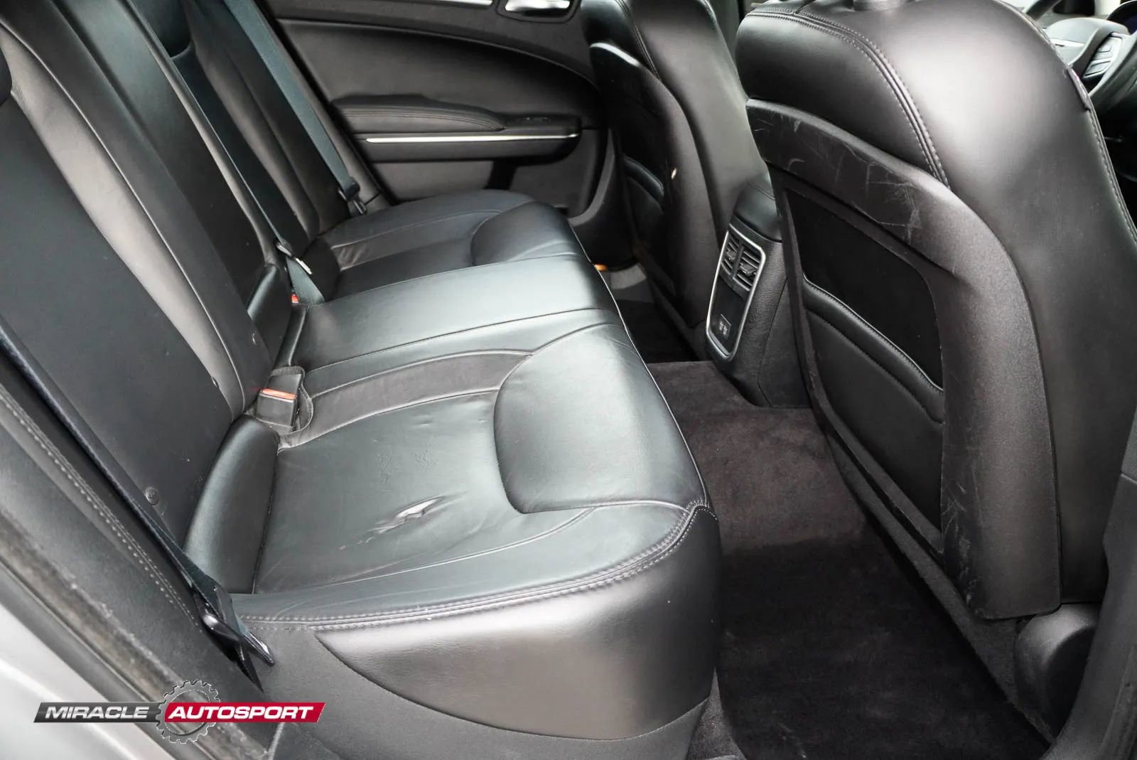 Used 2017 Chrysler 300 Limited w/ Driver Convenience Group RWD image 30