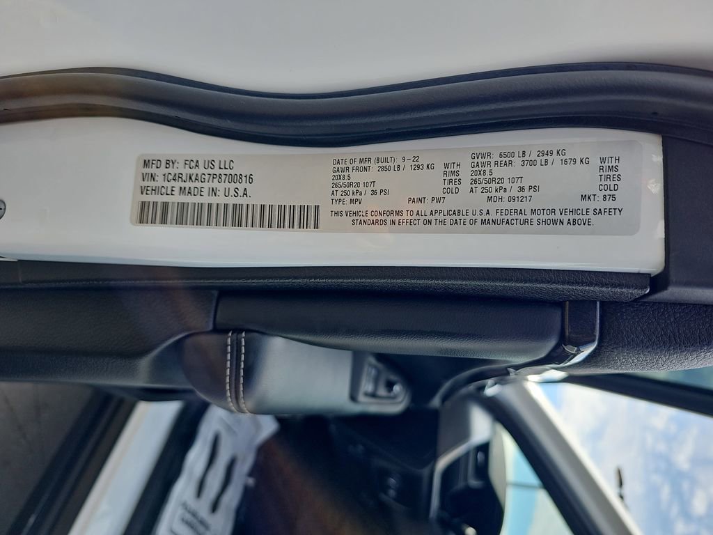 Used 2023 Jeep Grand Cherokee L Laredo image 39