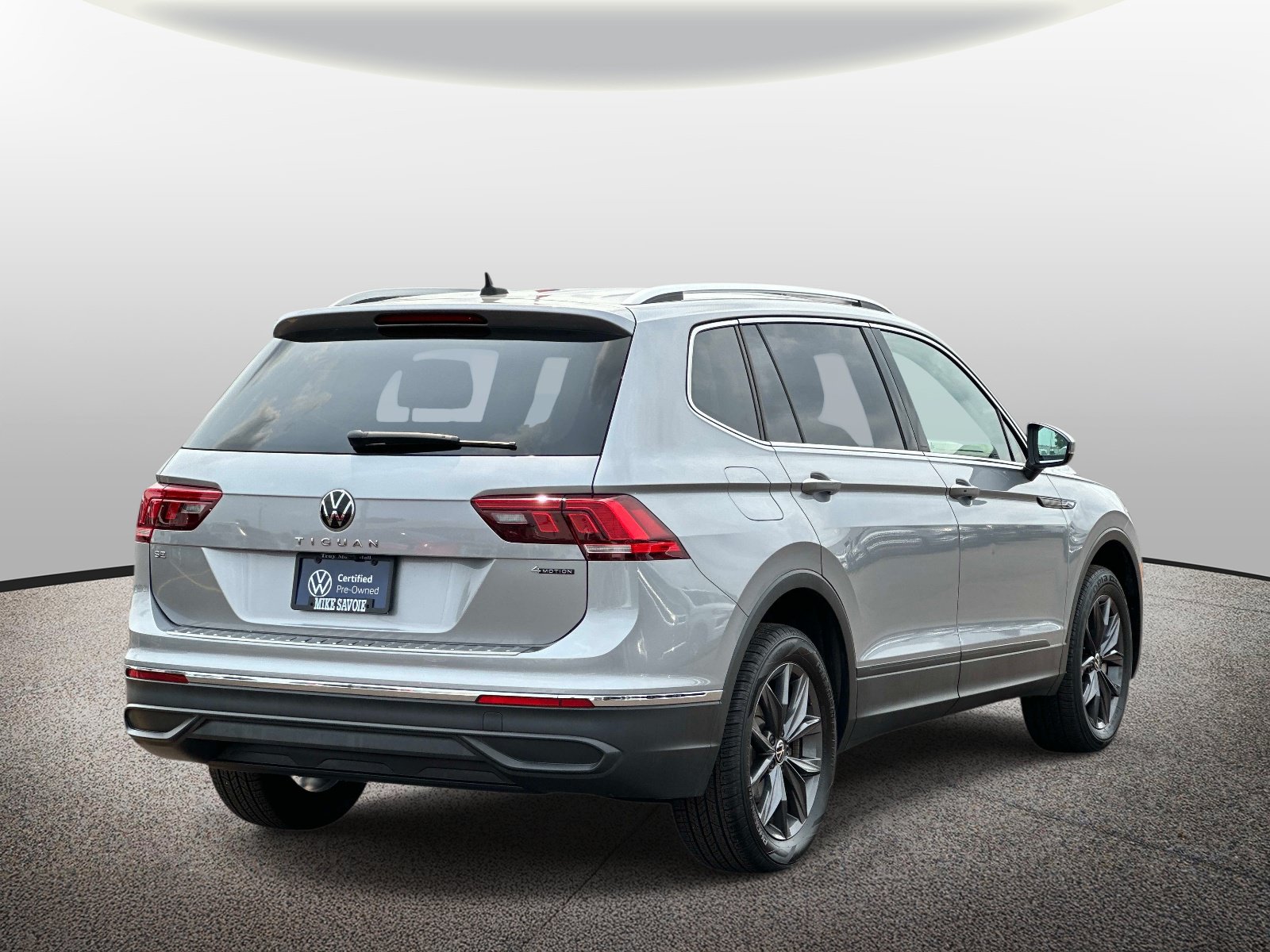 Used 2023 Volkswagen Tiguan SE AWD/4WD image 4