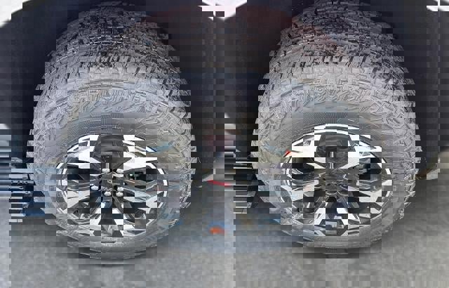 New 2026 GMC Yukon XL AT4 w/ AT4 Premium Plus Package AWD/4WD image 9