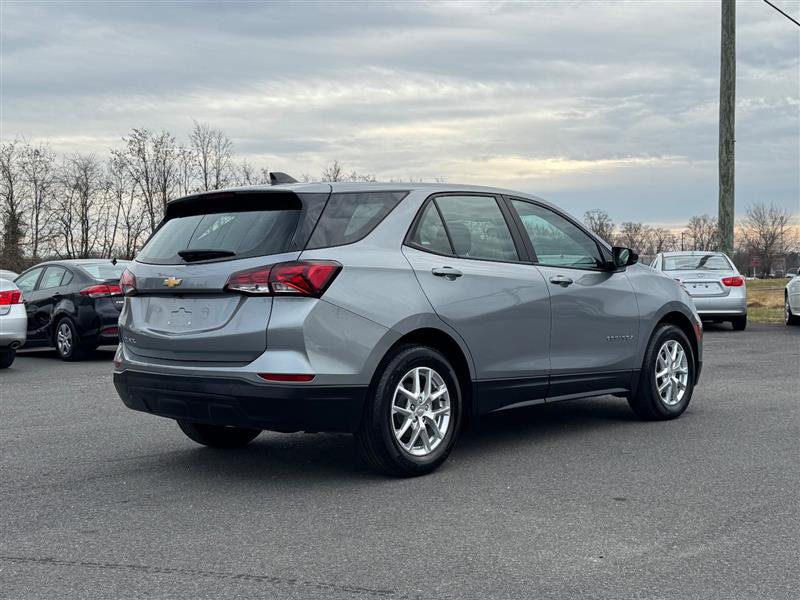 Used 2023 Chevrolet Equinox LS w/ LPO, Floor Liner Package image 9