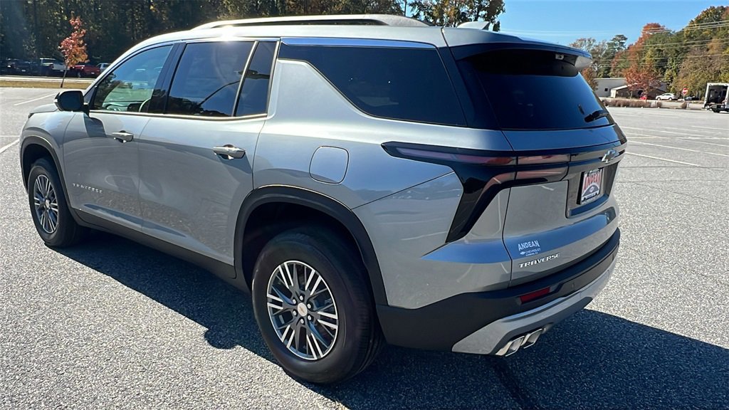 New 2026 Chevrolet Traverse LT w/ Driver Confidence Package image 7