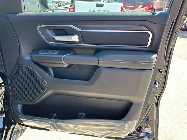 New 2026 RAM 1500 4x4 Crew Cab image 30