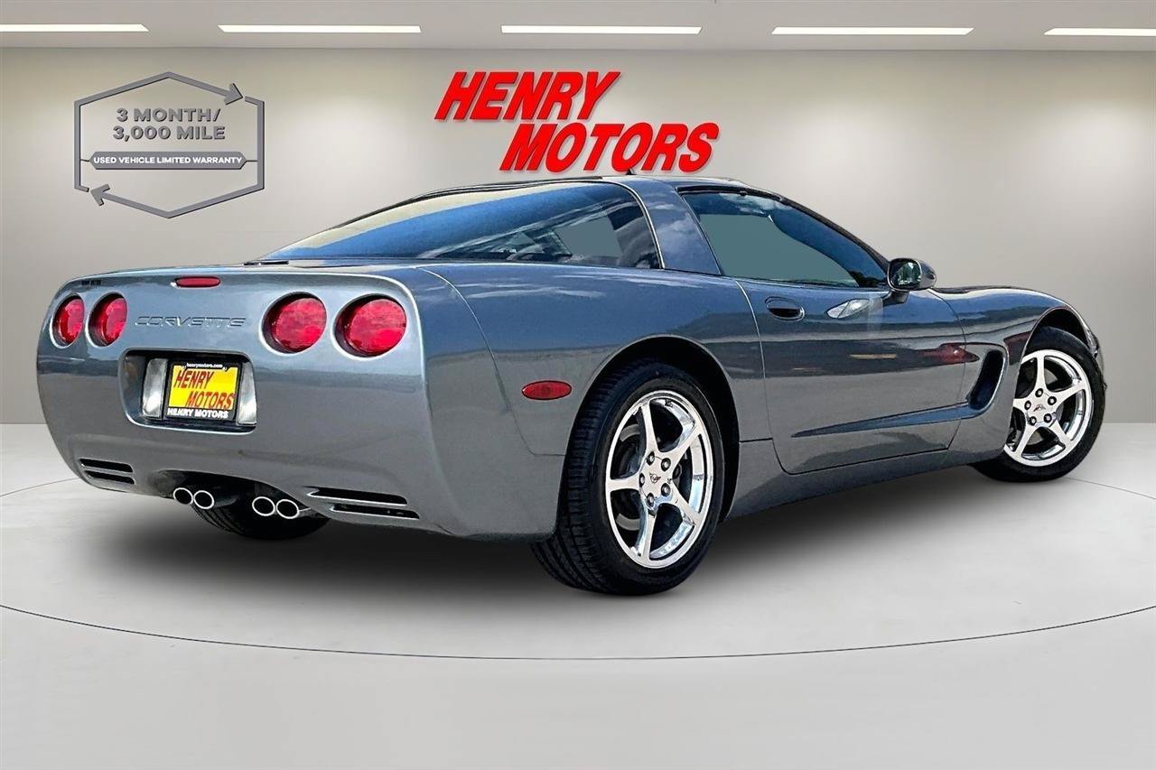 Used 2004 Chevrolet Corvette Coupe w/ Roof Package RWD image 6