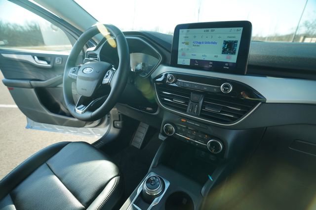 Used 2022 Ford Escape SEL w/ Technology Package image 32