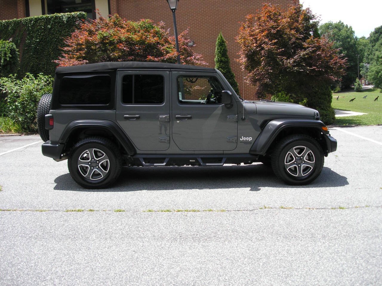 Used 2021 Jeep Wrangler Unlimited Sport AWD/4WD image 9
