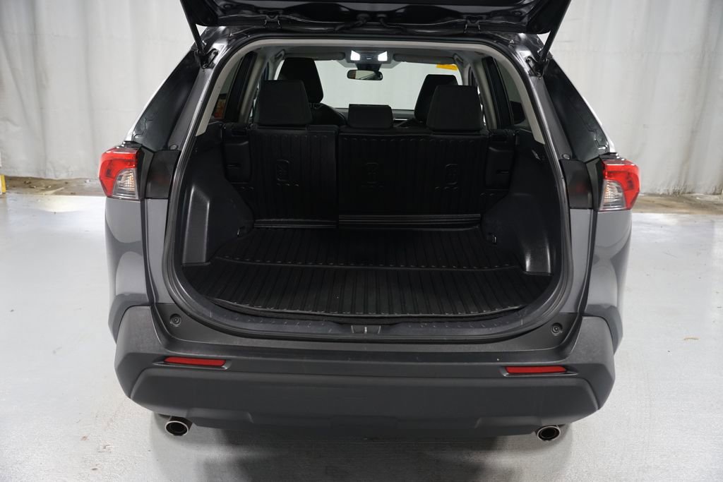 Certified 2021 Toyota RAV4 LE image 31