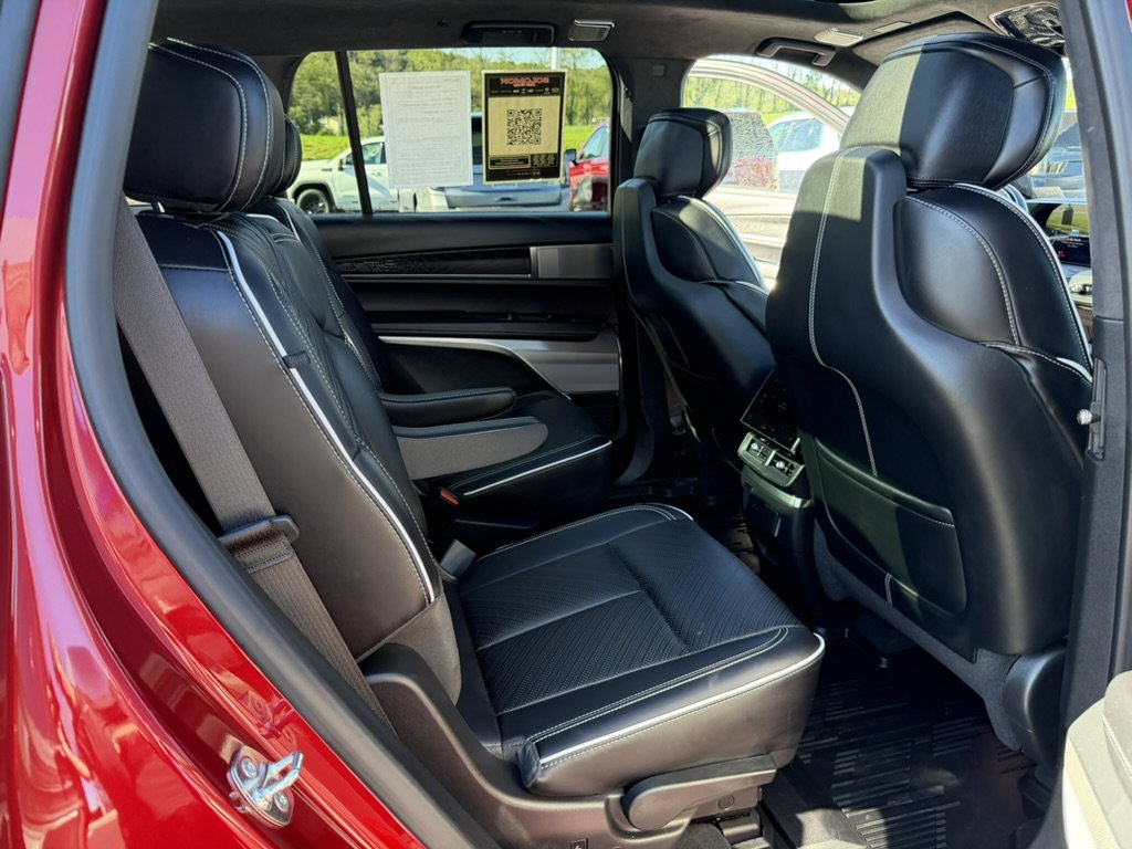Certified 2026 Cadillac Vistiq Platinum w/ LPO, Floor Liner Package AWD/4WD image 35