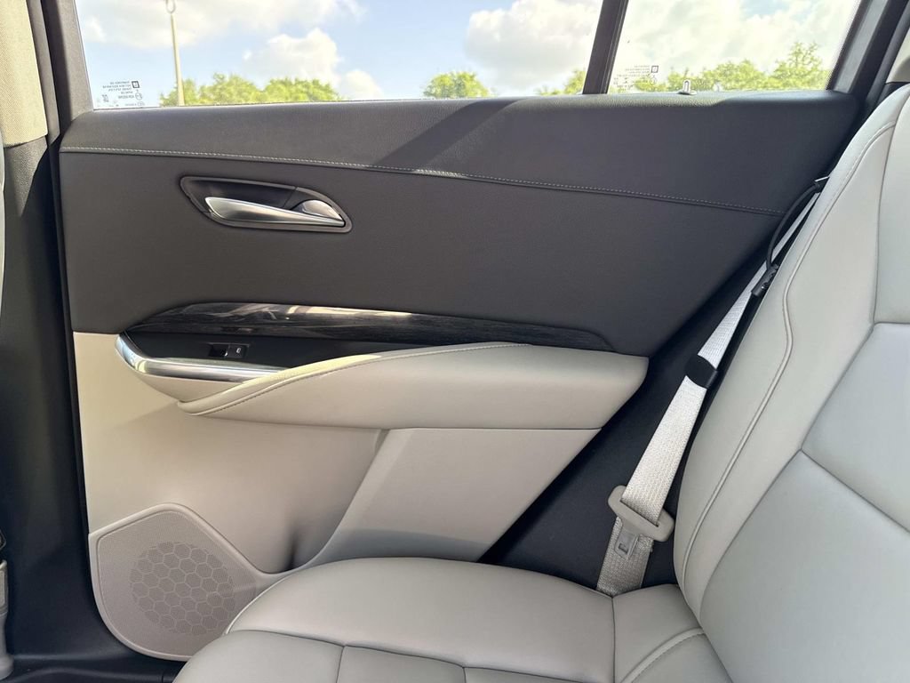 Used 2021 Cadillac XT4 Premium Luxury AWD/4WD image 15