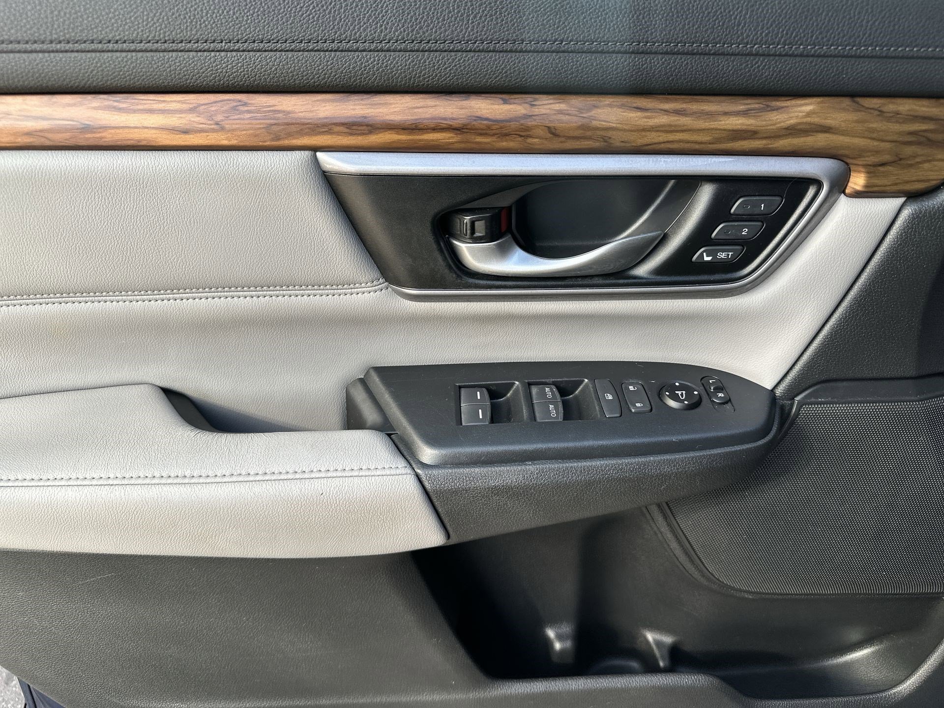 Used 2017 Honda CR-V Touring image 30