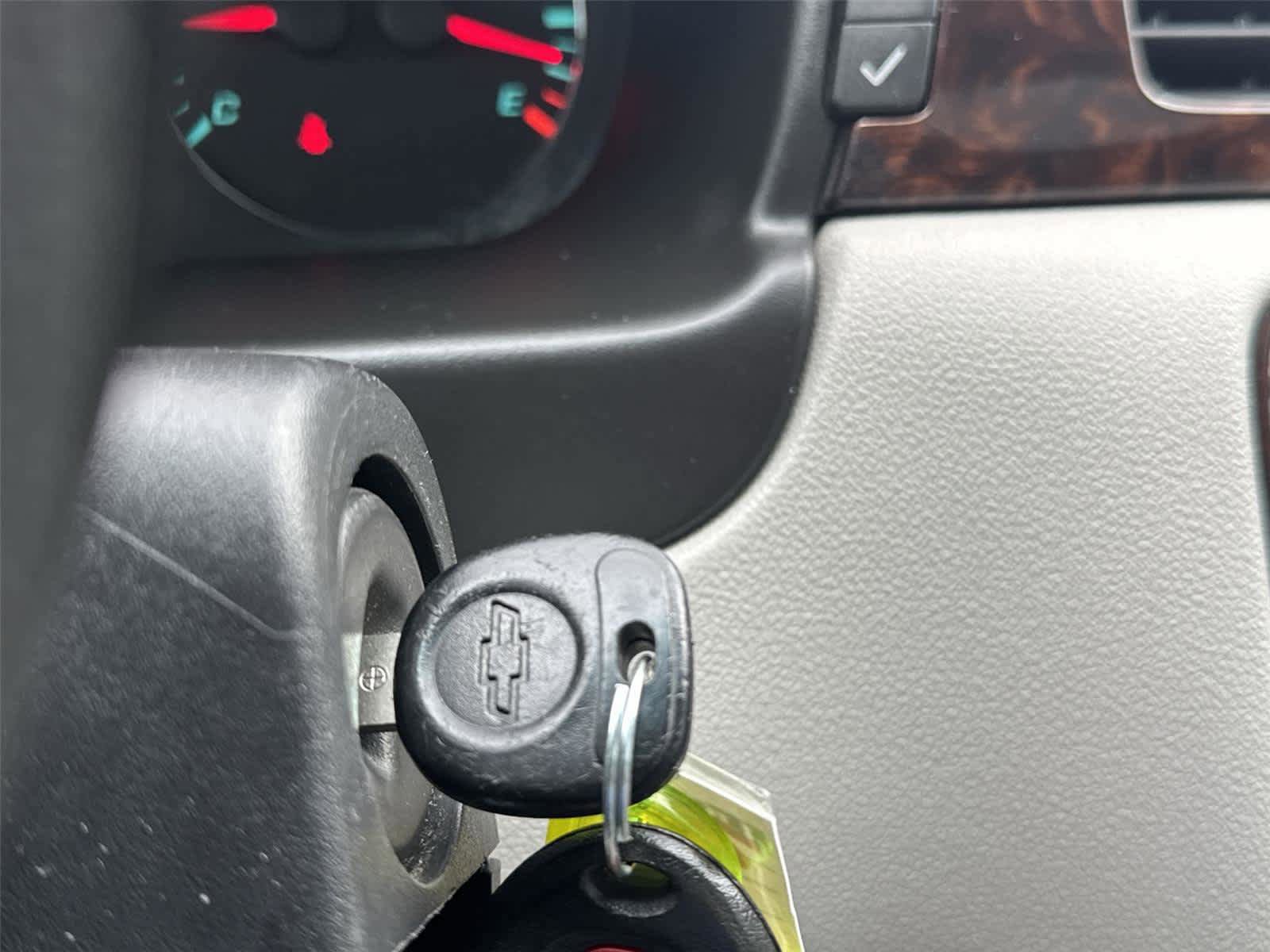 Used 2012 Chevrolet Impala LTZ FWD image 30