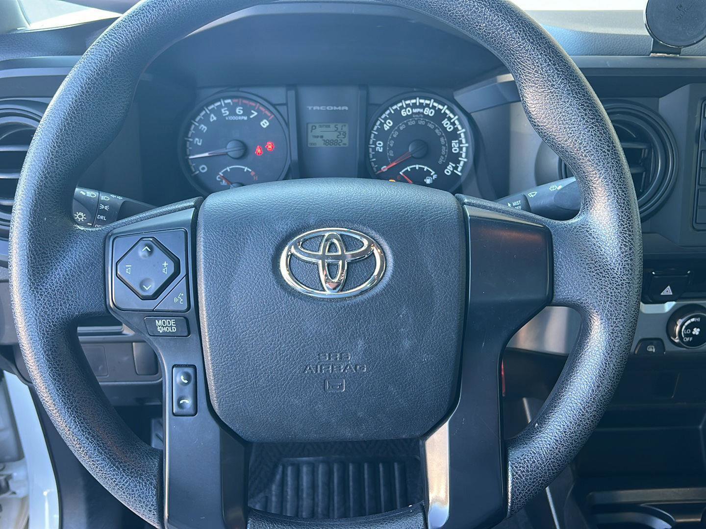 Used 2016 Toyota Tacoma SR image 19