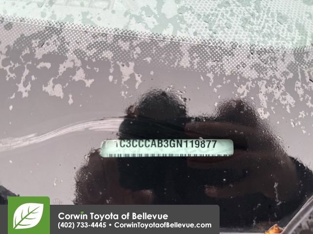 Used 2016 Chrysler 200 Limited image 9