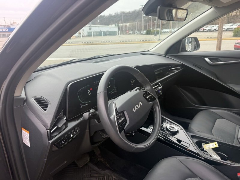 Used 2023 Kia Niro EX w/ EX Cold Weather Package image 13