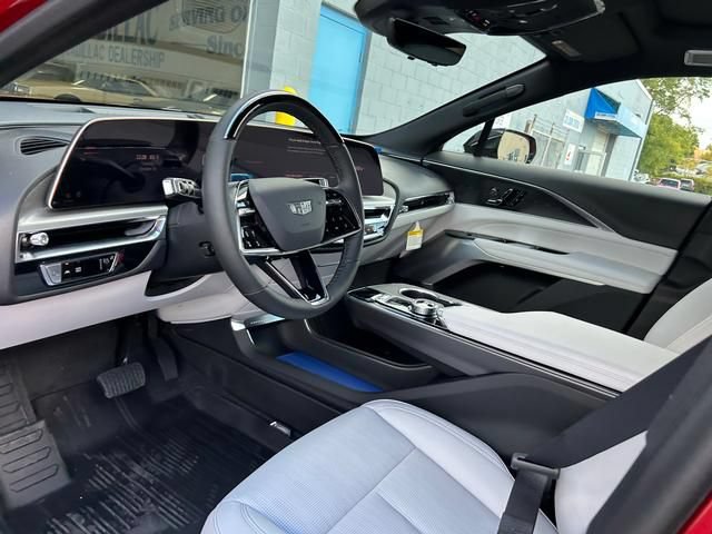 New 2026 Cadillac Lyriq Premium Luxury w/ LPO, Floor Liner Package AWD/4WD image 10