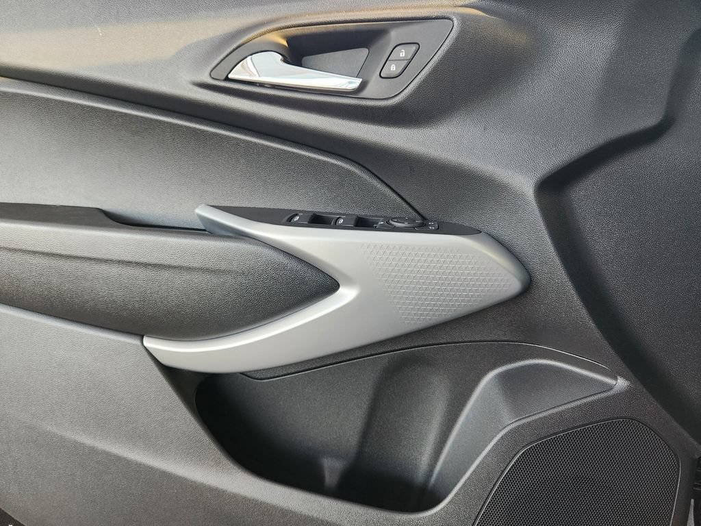 New 2026 Chevrolet Trax RS w/ Driver Confidence Package FWD image 16