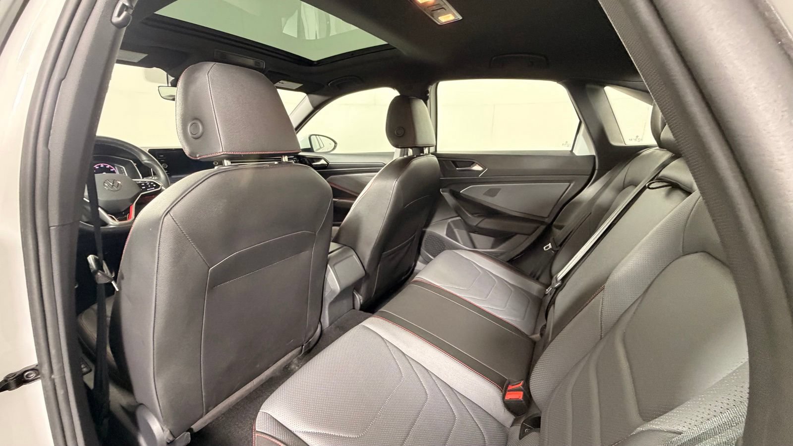 Used 2025 Volkswagen Jetta GLI Autobahn FWD image 17