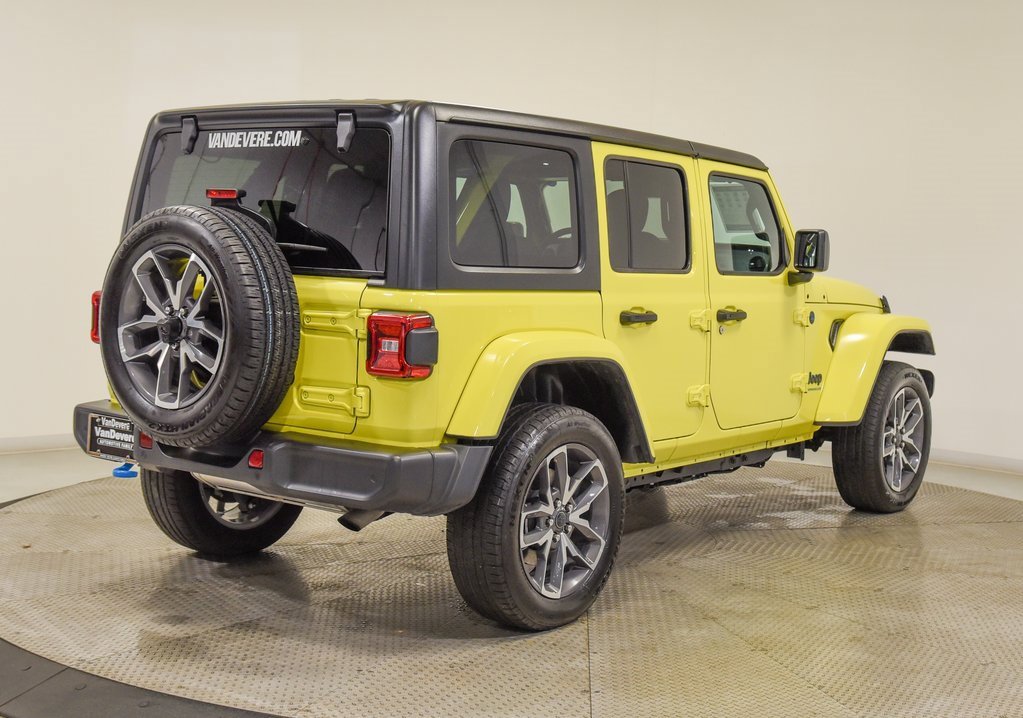 Used 2024 Jeep Wrangler Unlimited w/ Convenience Group image 9