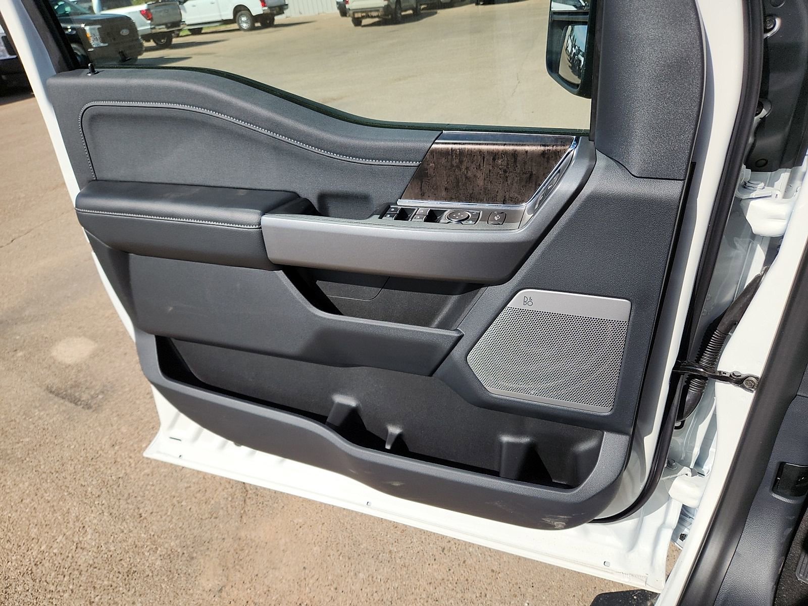 New 2026 Ford F250 Lariat w/ Black Appearance Package image 13