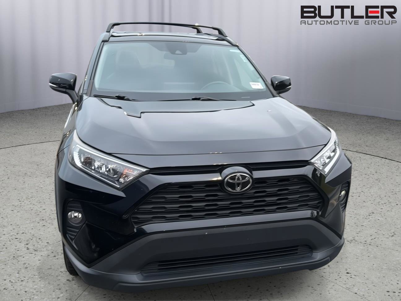 Used 2020 Toyota RAV4 XLE Premium FWD image 3