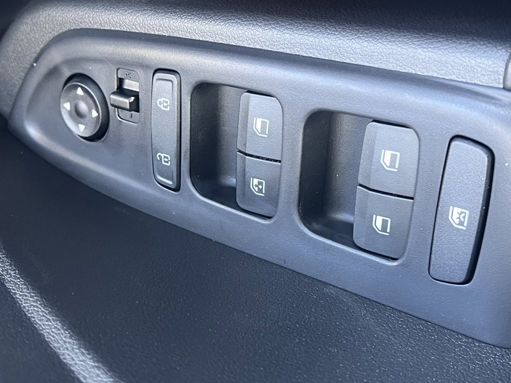 New 2025 Hyundai Venue Limited image 28