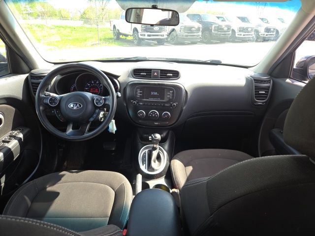 Used 2018 Kia Soul FWD image 17