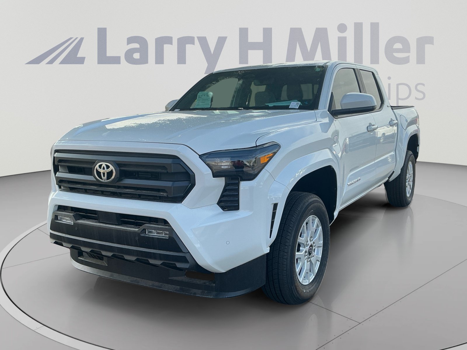 Used 2026 Toyota Tacoma SR5 w/ SR5 Upgrade Package AWD/4WD image 1