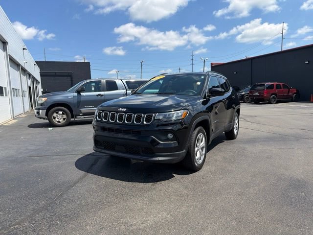 Used 2024 Jeep Compass Latitude AWD/4WD image 23