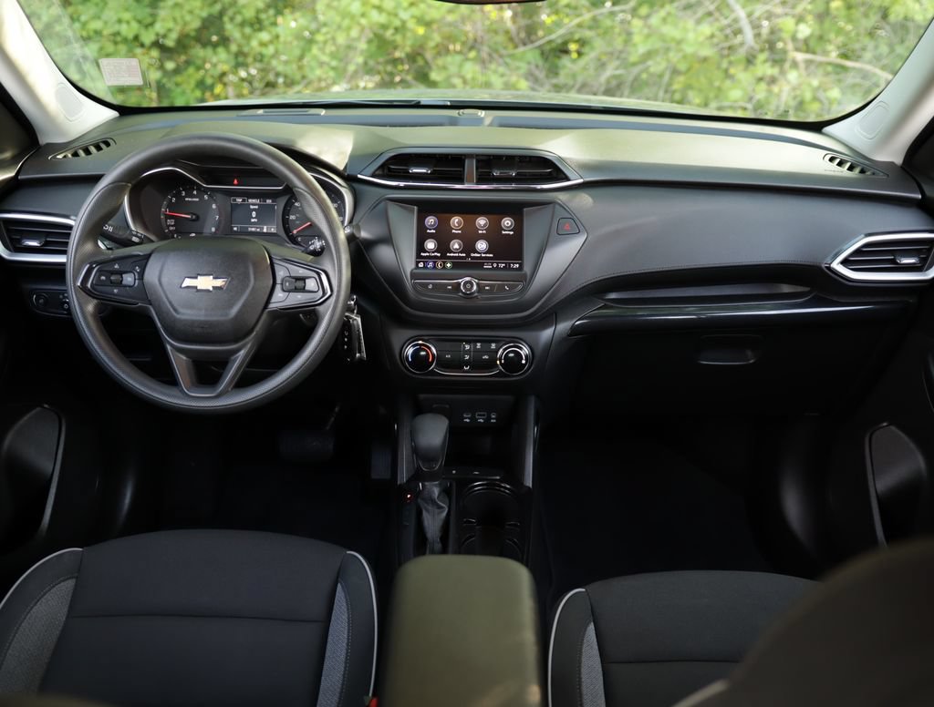 Used 2023 Chevrolet TrailBlazer LS FWD image 18