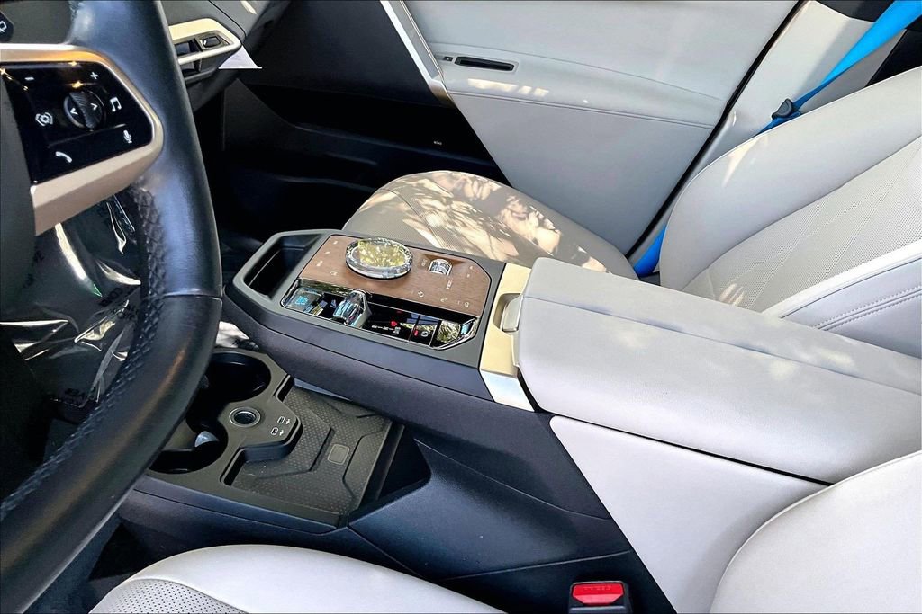 Used 2023 BMW iX M60 AWD/4WD image 23