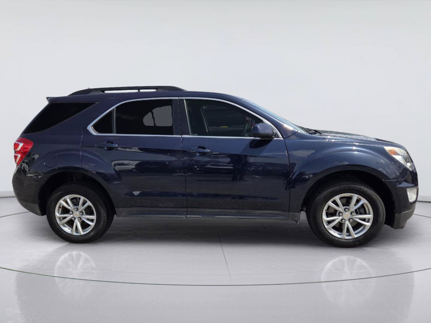 Used 2017 Chevrolet Equinox LT FWD image 4
