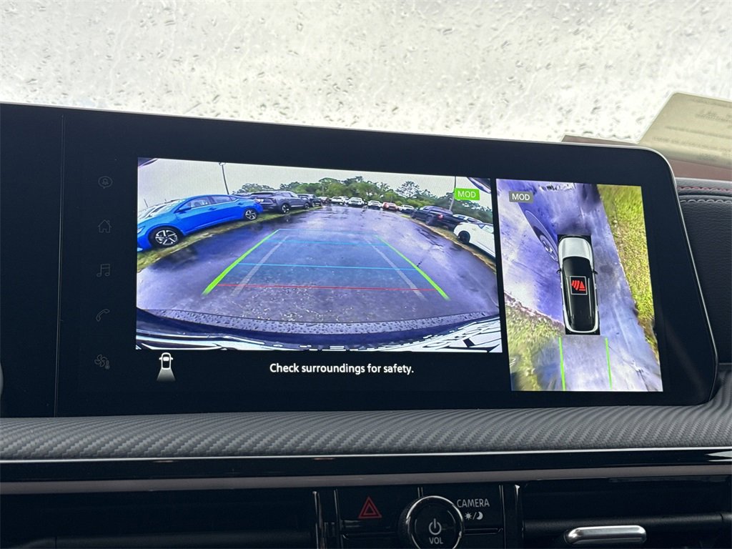 Certified 2025 Nissan Kicks SR image 32