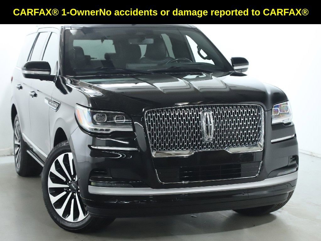 Used 2022 Lincoln Navigator Reserve image 2
