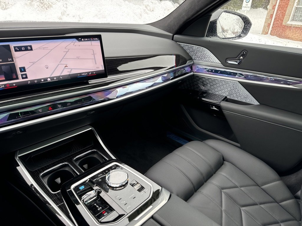 Used 2026 BMW i7 xDrive60 w/ Executive Package image 12