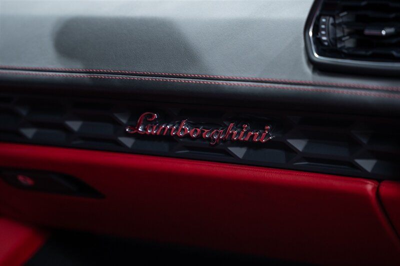 Used 2015 Lamborghini Huracan LP 610-4 AWD/4WD image 56