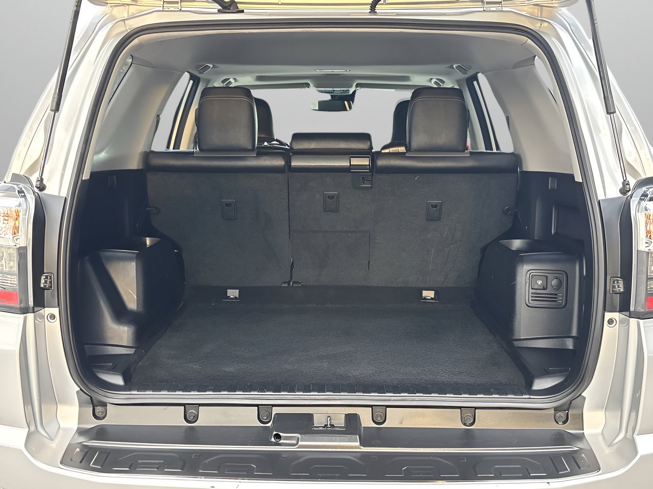 Used 2023 Toyota 4Runner SR5 Premium image 8