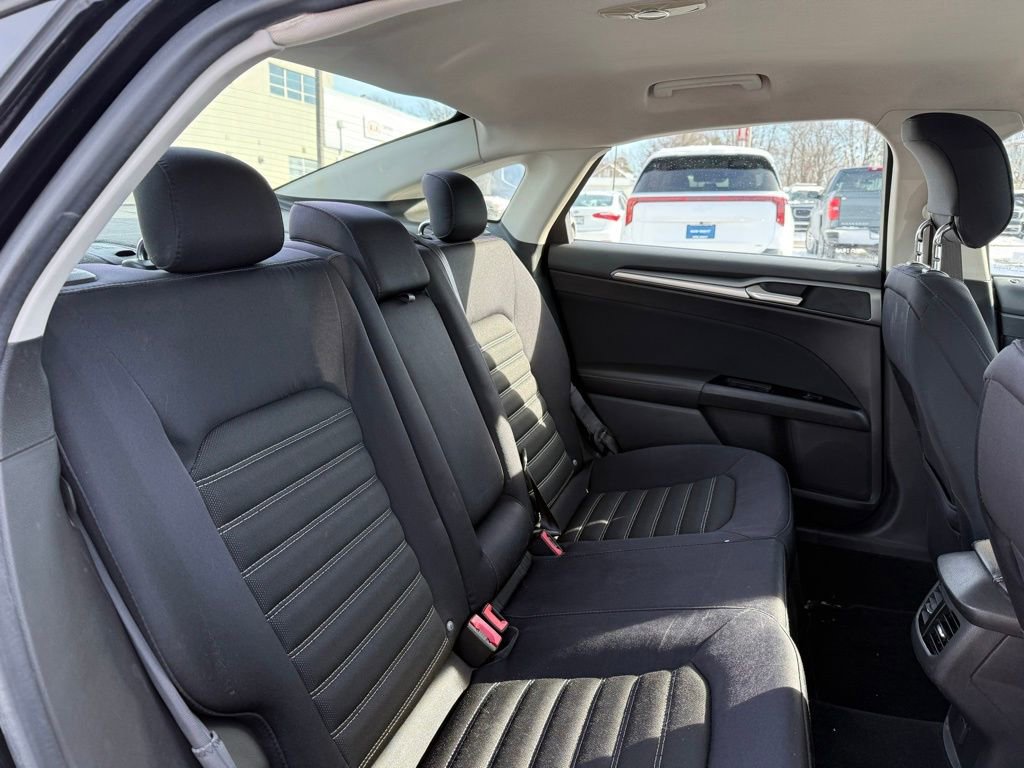 Used 2014 Ford Fusion SE image 19