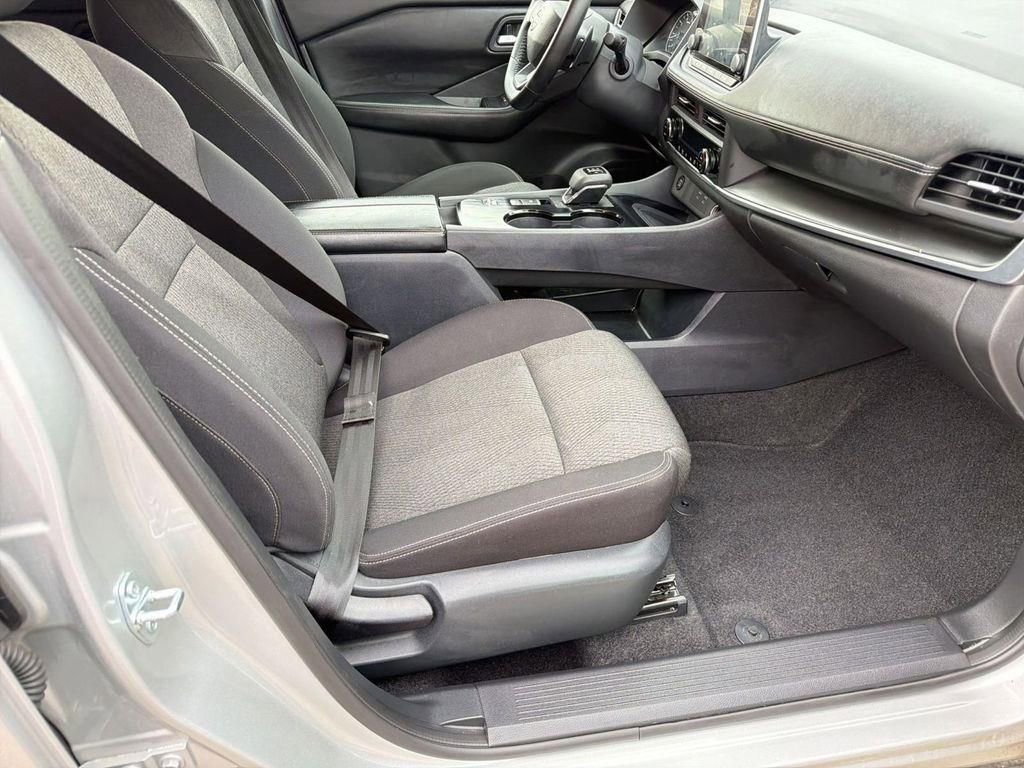 Used 2025 Nissan Rogue SV FWD image 26