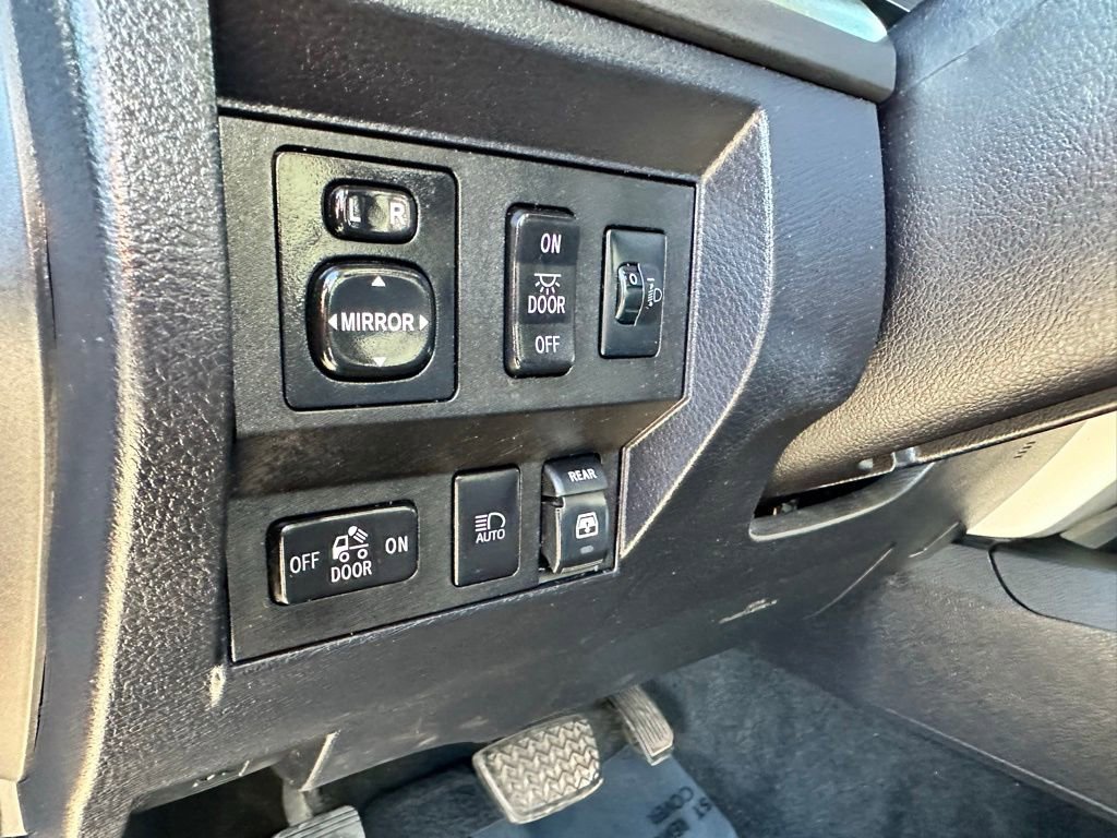 Used 2018 Toyota Tundra SR5 w/ SR5 Upgrade Package image 15