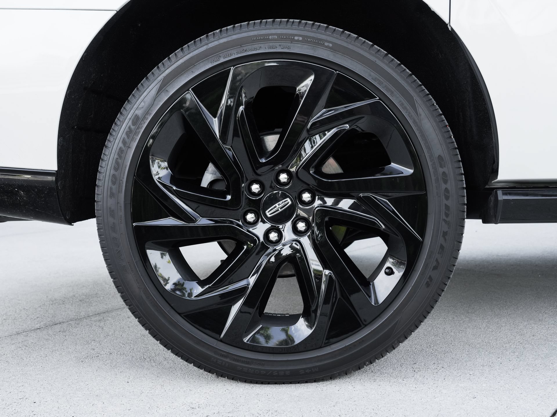 Used 2025 Lincoln Navigator L Black Label AWD/4WD image 13