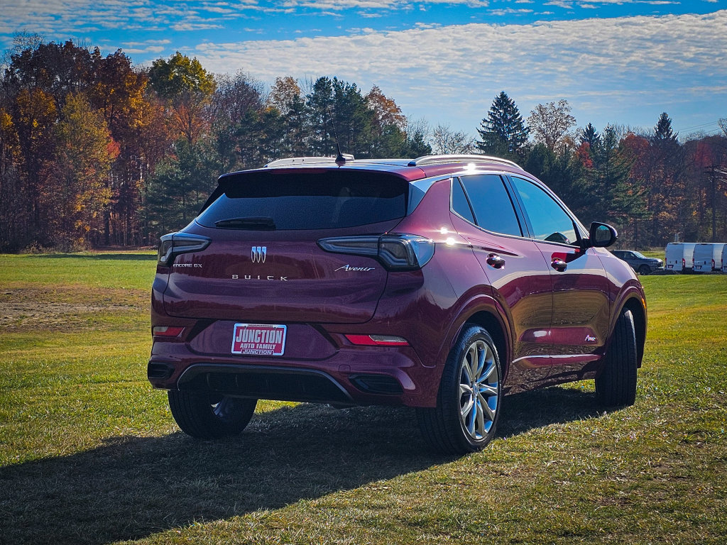 Used 2024 Buick Encore GX Avenir w/ Avenir Convenience Package FWD image 4